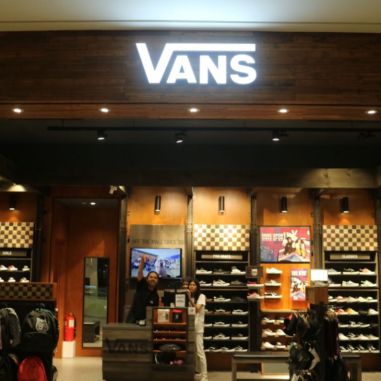 Vans on sale store klcc